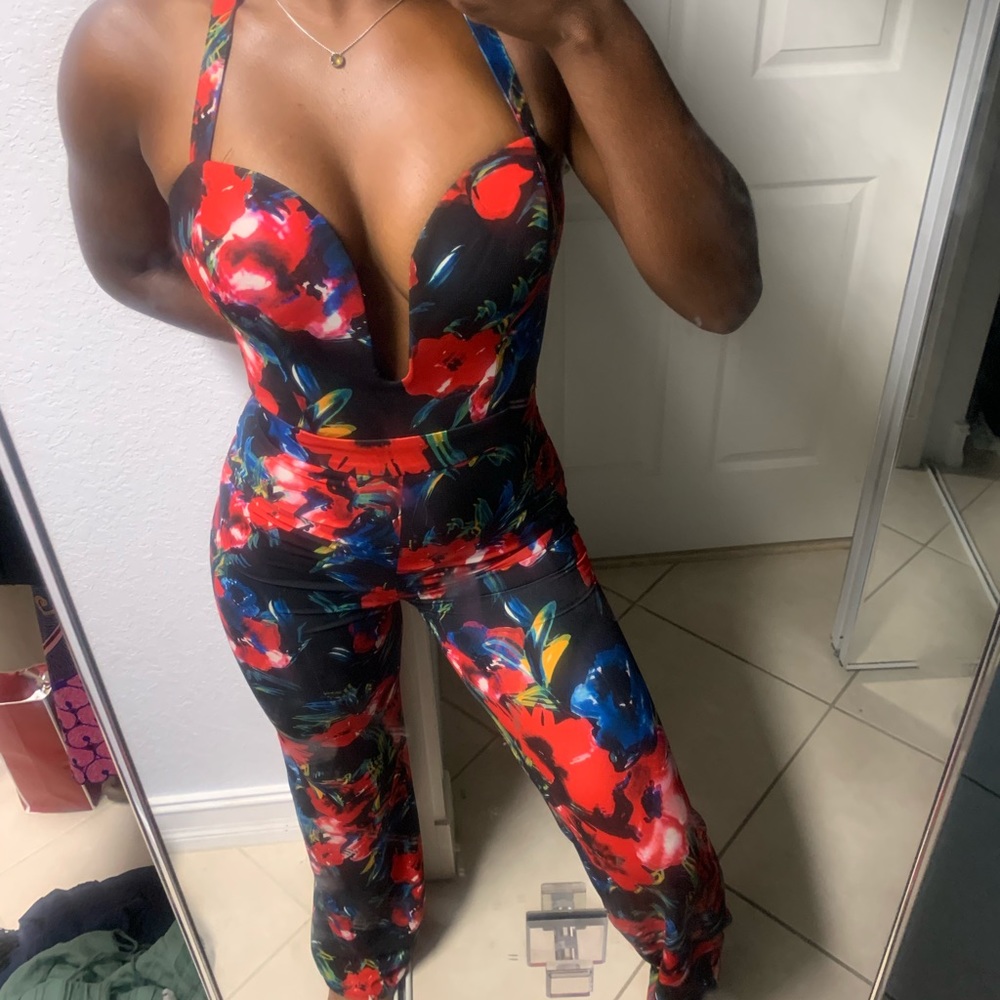 bebe x Naven floral print jumpsuit 🌺
